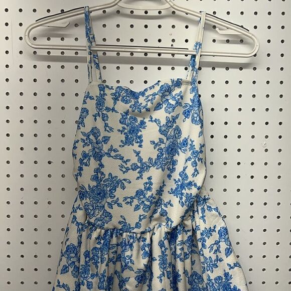 Knit Blue and White Casual Floral Sundress with 2 layer skirt and fitted bodice - Picture 6 of 16